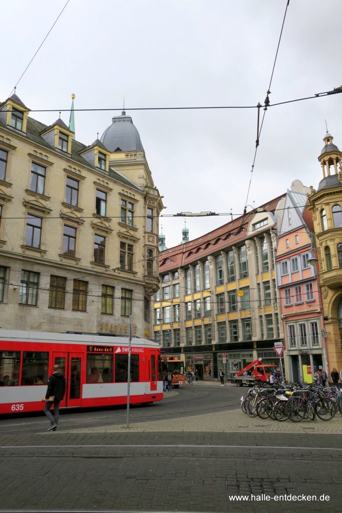 Blick Richtung Marktplatz mit Apotheke zum weißen Engel.