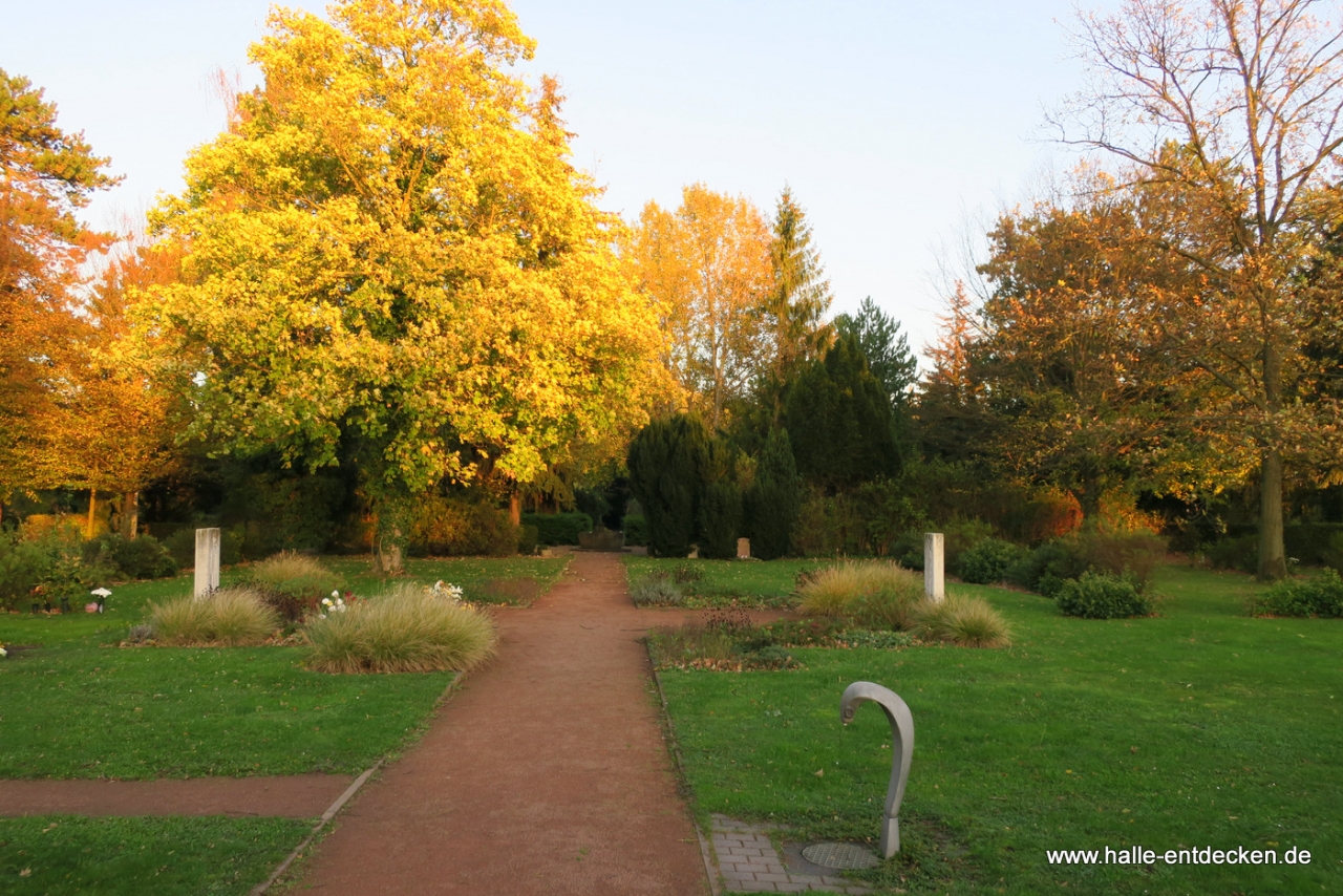 Herbstimpression vom Getraudenfriedhof in Halle