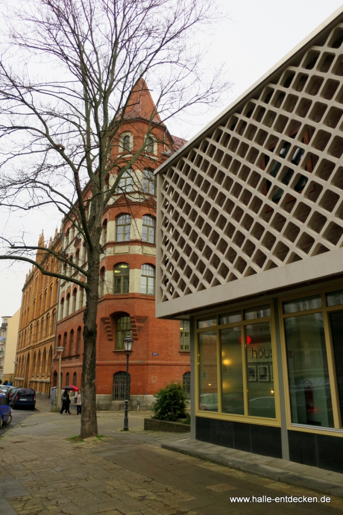 Das Lichthaus Ecke Dreyhauptstaße, Gutjahrstraße und Schülershof.