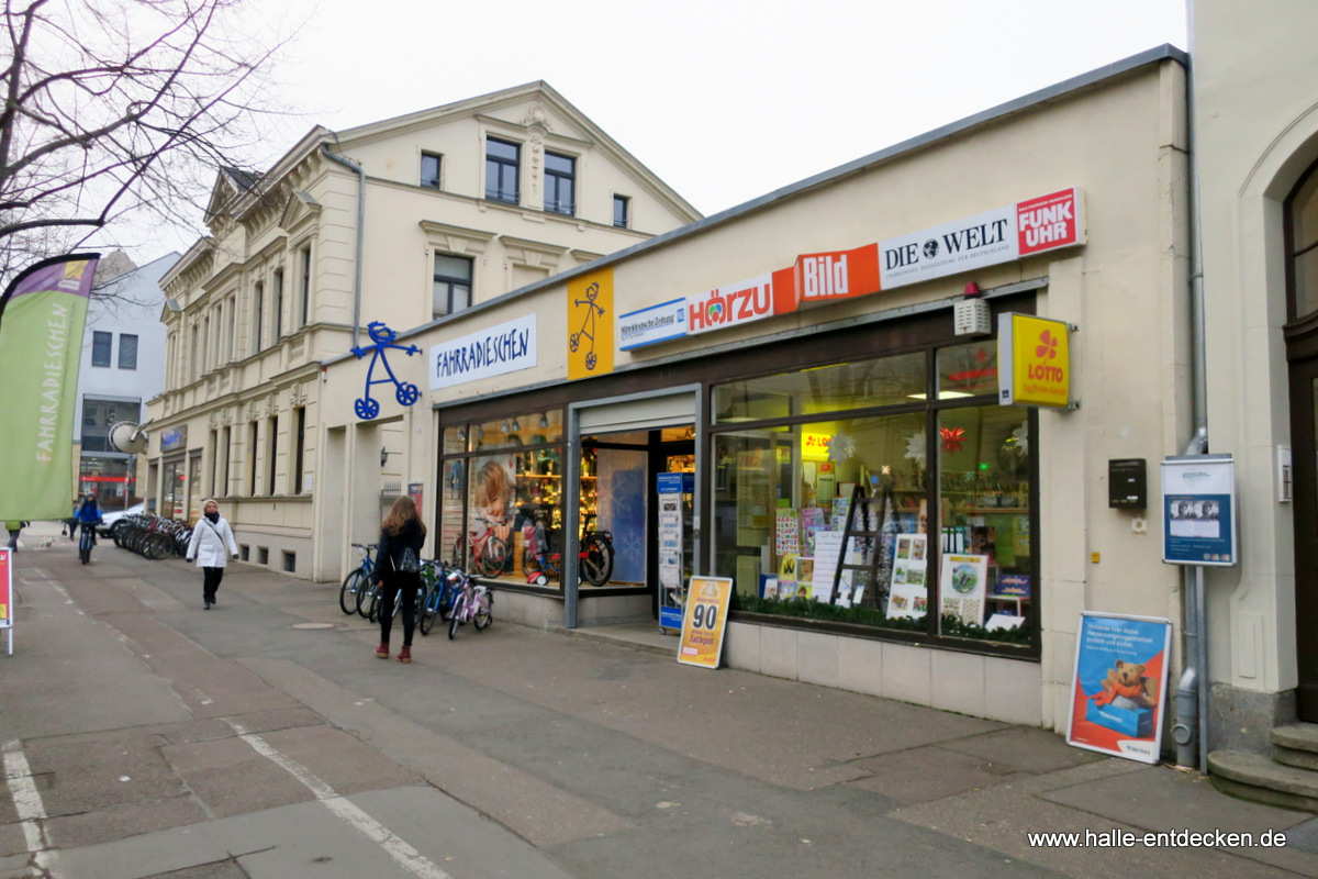 Fahrradgeschäft und Zeitungsladen in der Bernburger Straße