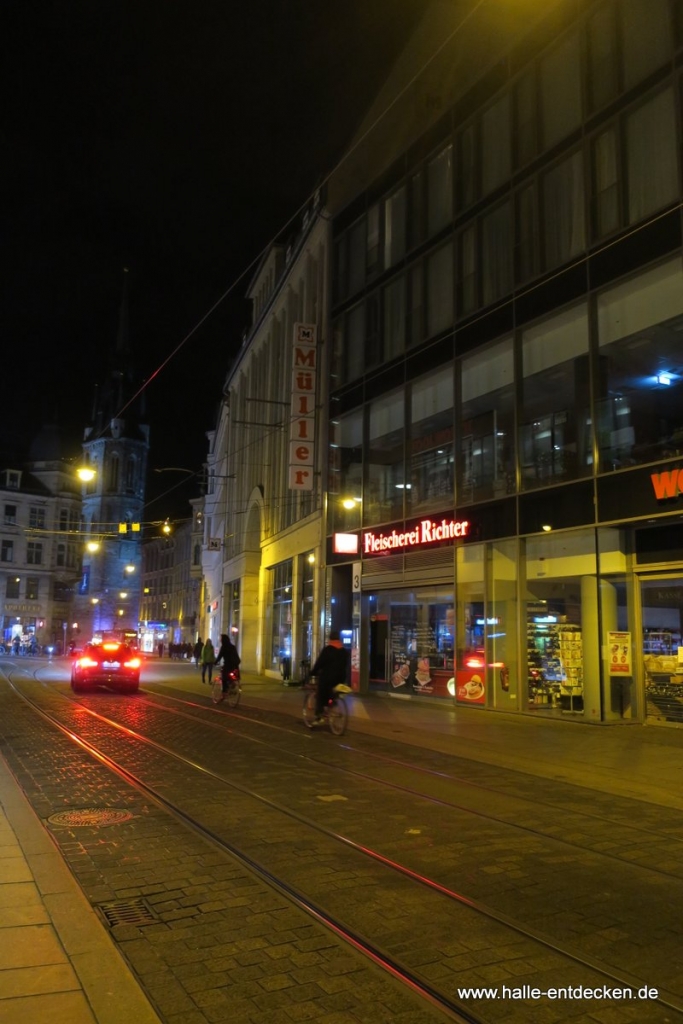 Roter Turm und Kaufhäuser