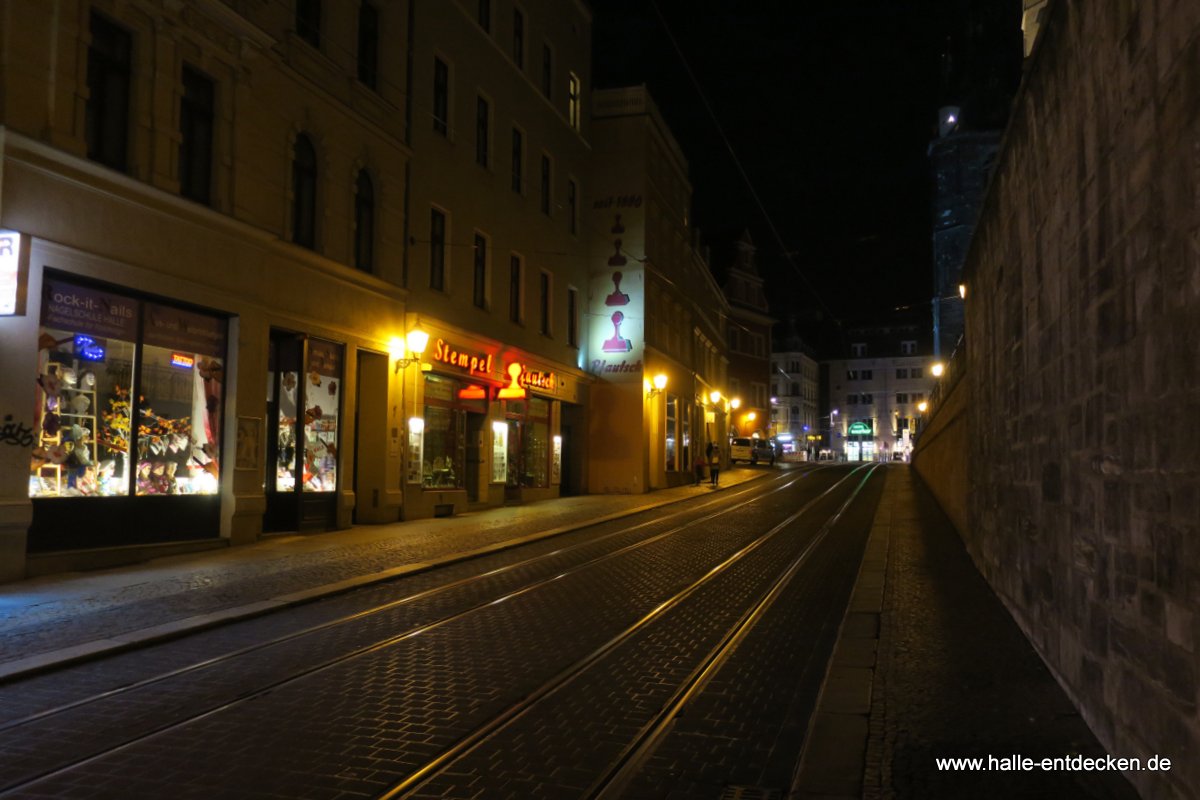 Geschäfte und Marktschlösschen in Halle