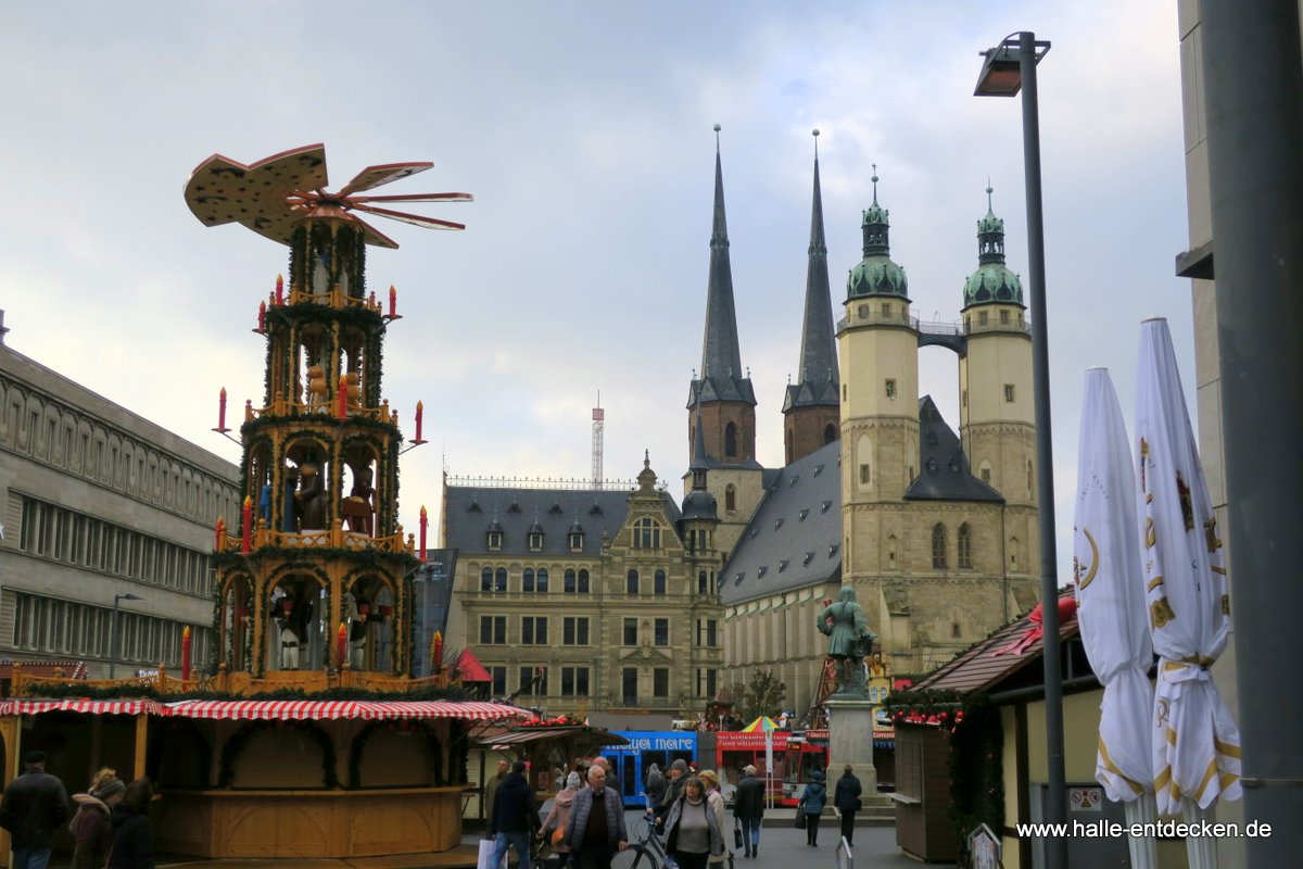 Pyramide und Marktkirche in Halle