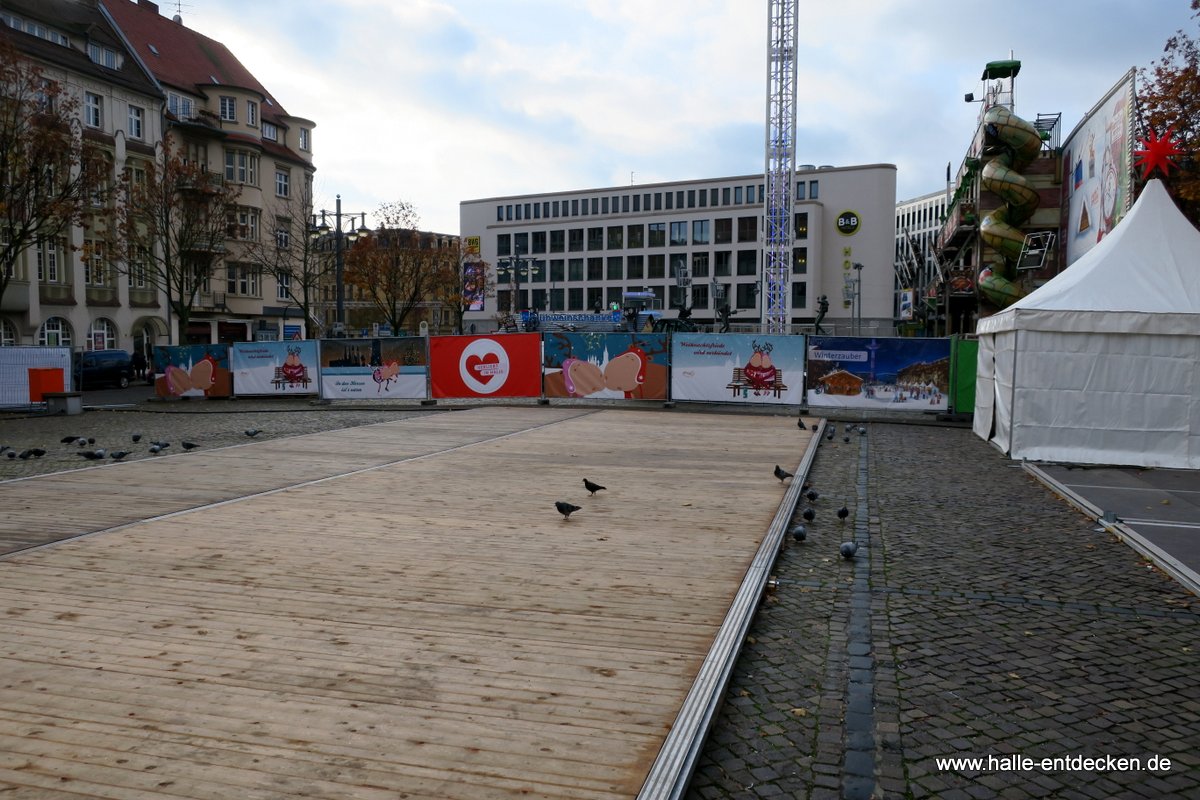 Die Eislaufbahn im Aufbau