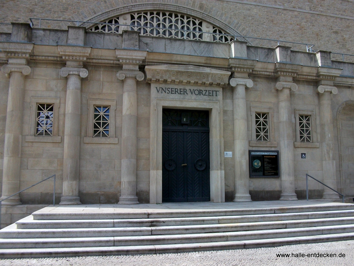 Landesmuseum für Vorgeschichte - Eingang