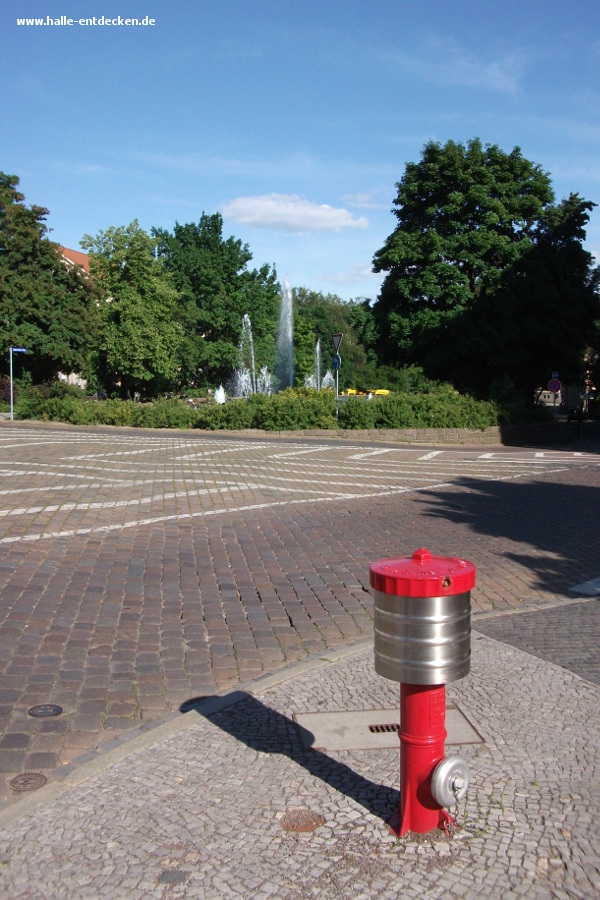 Brunnen am Opernhaus in Halle (Saale)