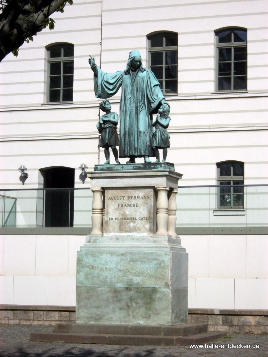 August Hermann Francke Denkmal, Franckesche Stiftungen zu Halle (Saale)