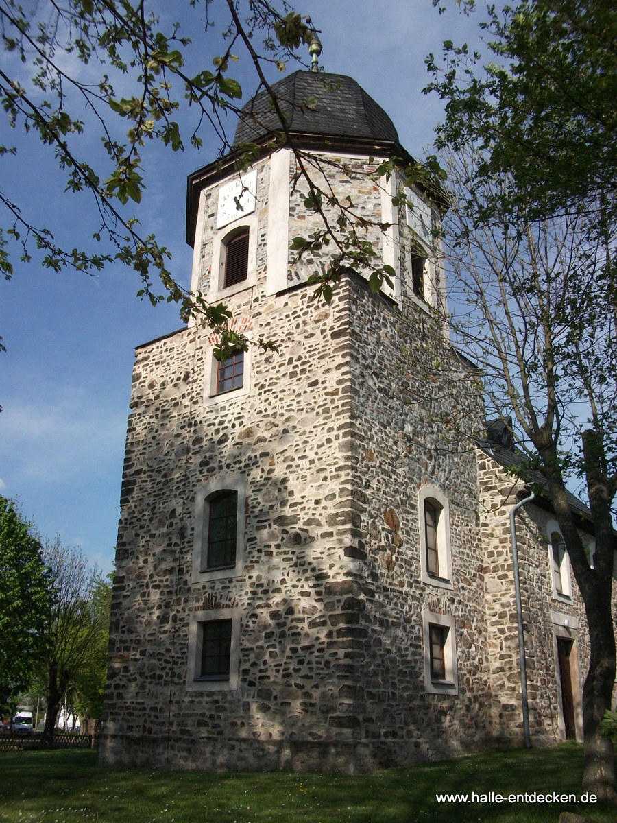 Detailaufnahme Turm - Kirche St. Stephanus in Kanena - Halle (Saale)