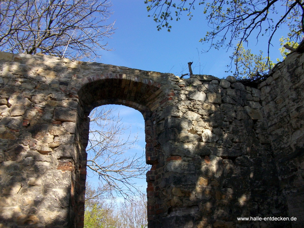 Kirchenruine in Granau, Nietleben in Halle (Saale) - Detailansicht, Fenster