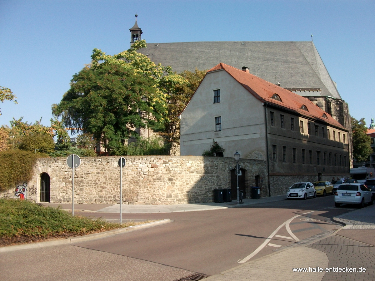 Kirche Sankt Moritz in Halle (Saale) vom Glauchaer Platz