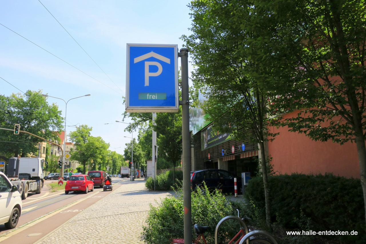 Der Zoo hat ein eigenes Parkhaus - Blick in die Reilstraße