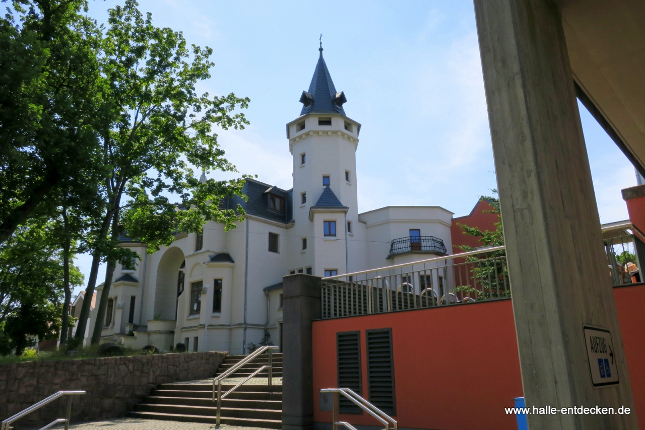 Die Reilsche Villa am Eingang des Zoos