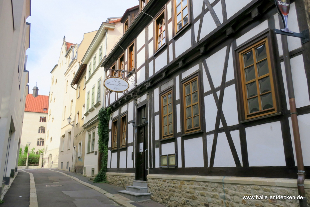 Eingang zum Hotel Zum Kleinen Sandberg in Halle (Saale)