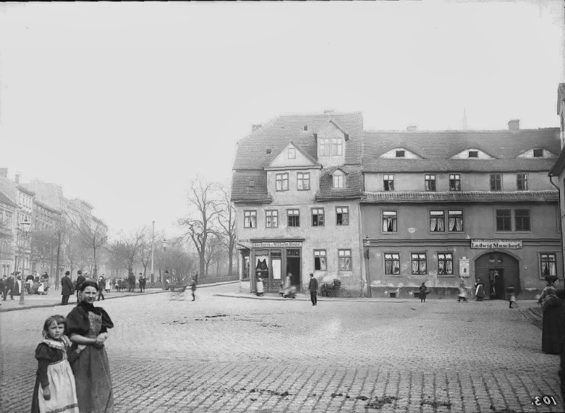 Die Mittelwache und der Moritzzwinger. Ungefähr vom späteren Glauchaer Platz gesehen. Fotografiert von Gottfried Riehm.