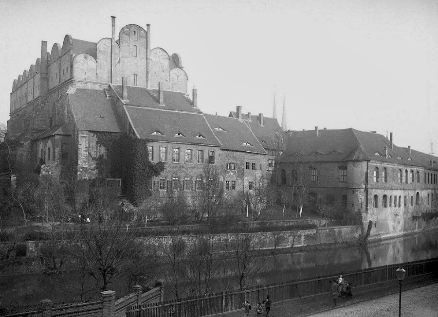Blick vom Robert-Franz-Ring zum Dom und zur Neuen Residenz. Fotografiert von Gottfried Riehm.
