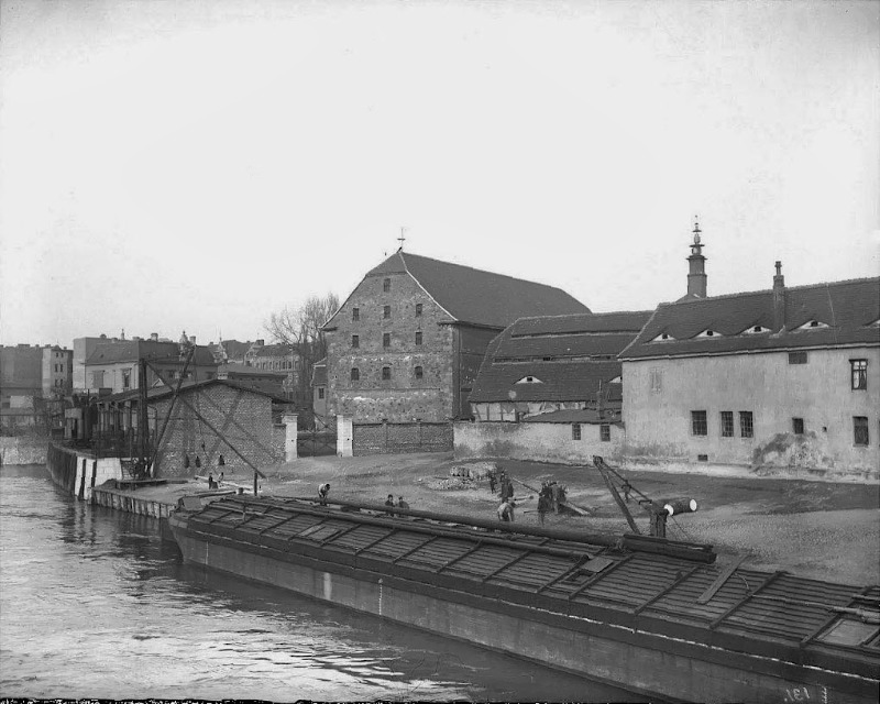 Blick von der Schieferbrücke der Mansfelder Straße zum Ankerhof. Fotografiert von Gottfried Riehm.