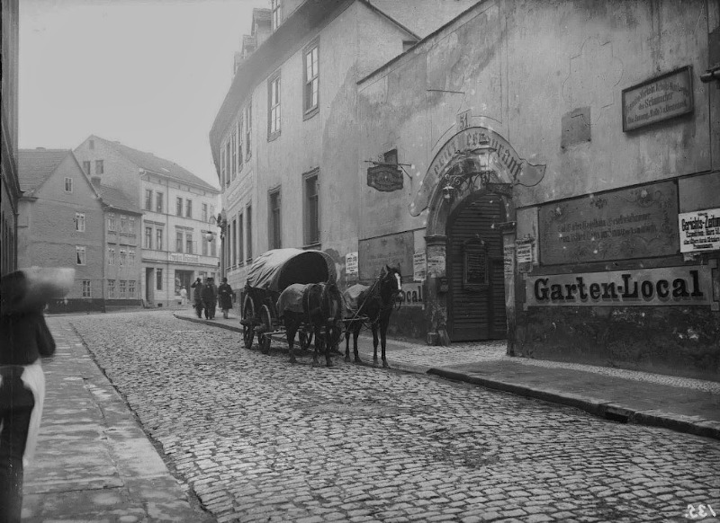 Das Haus Harz 51 in Halle. Blick zur Neumarktstraße. Fotografiert von Gottfried Riehm.