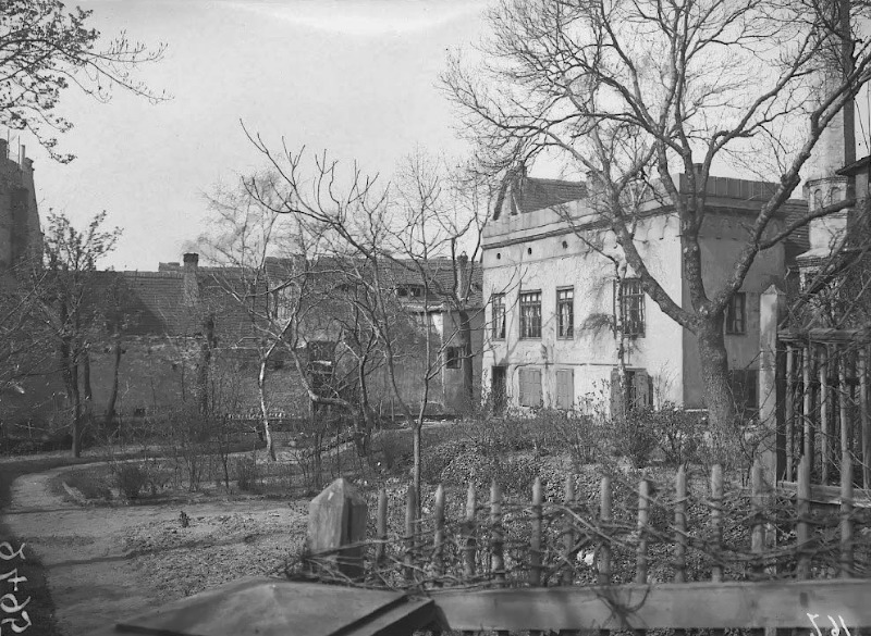 Die Mittelstraße in Halle. Das Haus von Professor Tholuck. Fotografiert von Gottfried Riehm.