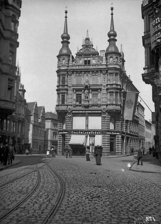 Die Große Ulrichstraße mit Blick nach Norden auf Haus Nummer 49 in der Bildmitte. Fotografiert von Gottfried Riehm.