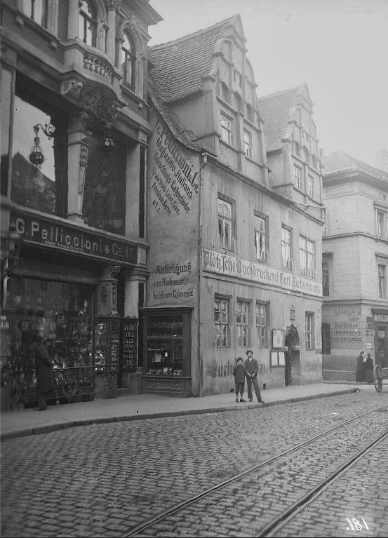 Die Große Ulrichstraße mit den Häusern 17, 18 und 19. Fotografiert von Gottfried Riehm.