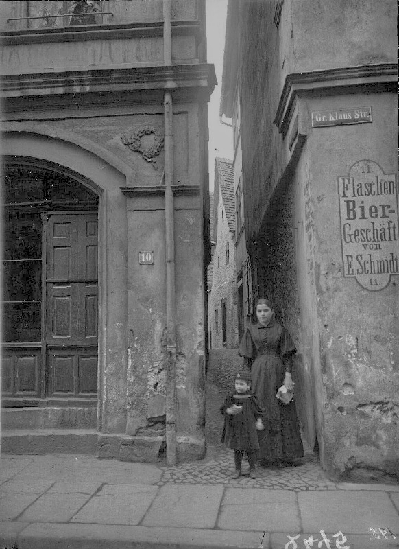 Die Schmale Gasse in Halle an der Großen Klausstraße. Fotografiert von Gottfried Riehm.