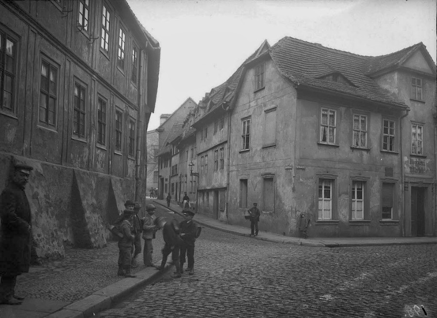 Blick in die Kanzleigasse von der Großen Ulrichstraße. Fotografiert von Gottfried Riehm.