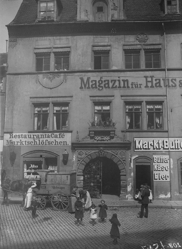 Die Südseite des Marktschlösschens (Marktplatz 13) von der Talamtstraße aus gesehen. Fotografiert von Gottfried Riehm.