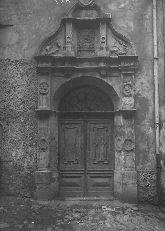 Der Innenhof des Kühlen Brunnen in Halle. Fotografiert von Gottfried Riehm.
