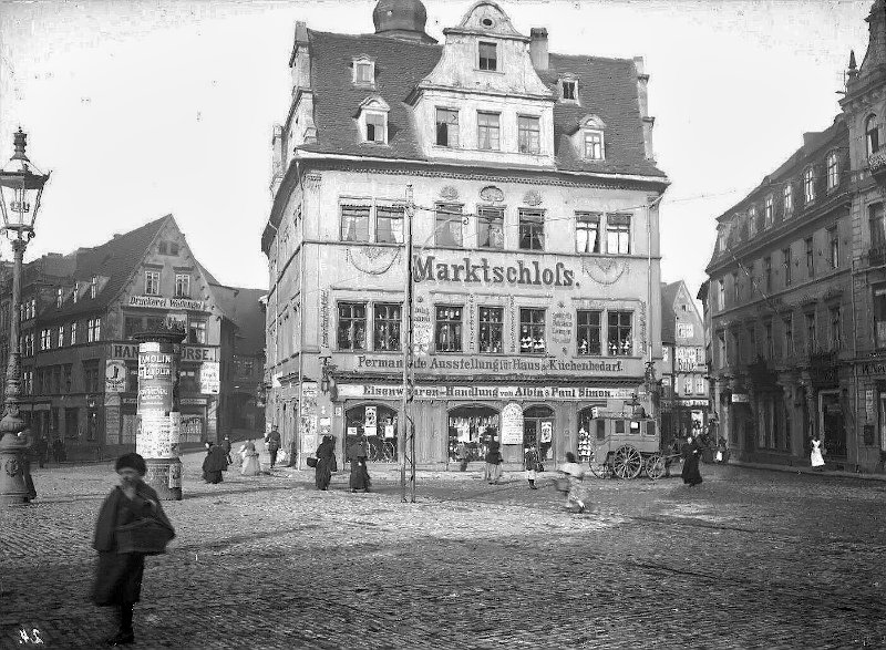 Das Marktschlösschen auf dem Marktplatz von Halle. Fotografiert von Gottfried Riehm.