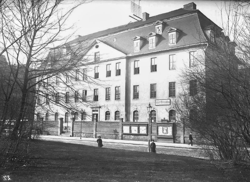 Die Alte Bürgerschule in der Poststraße (Hansering). Fotografiert von Gottfried Riehm.