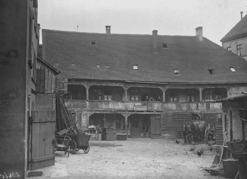 Der Hof der Bärgasse 2. Fotografiert von Gottfried Riehm.