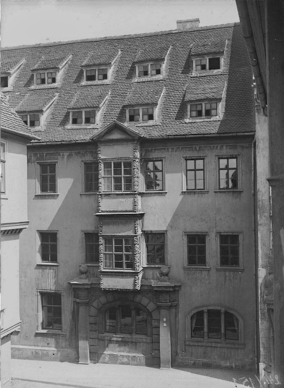 Das Königliche Amtsgericht in der Kleinen Steinstraße 7. Fotografiert aus einem Haus der Brüderstraße von Gottfried Riehm.