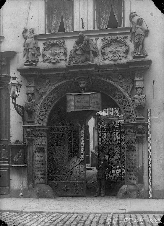 Die Leipziger Straße Nummer 6. Fotografiert von Gottfried Riehm.