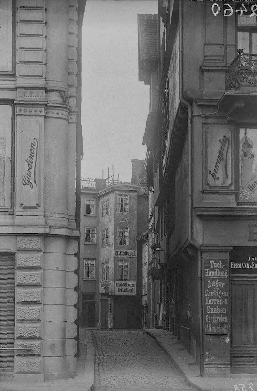 Der Zugang zum Bechershof von der Schmeerstraße. Fotografiert von Gottfried Riehm.