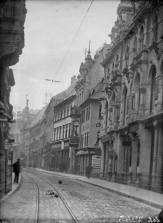 Die Große Steinstraße mit Blick in Richtung Steintor und mit der Ecke Neunhäuser. Fotografiert von Gottfried Riehm.