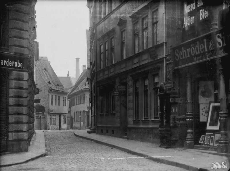 Blick von der Großen Ulrichstraße in die Spiegelstraße zum Kaulenberg. Fotografiert von Gottfried Riehm.
