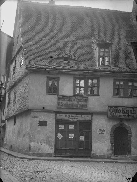 Die Spiegelstraße Nummer 8 an der Ecke zum Kaulenberg. Fotografiert von Gottfried Riehm.