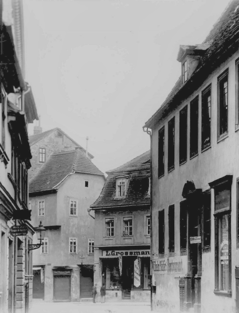 Die Kleine Klausstraße mit Blick zur Kleinen Ulrichstraße und zum Händelhaus. Fotografiert von Gottfried Riehm.