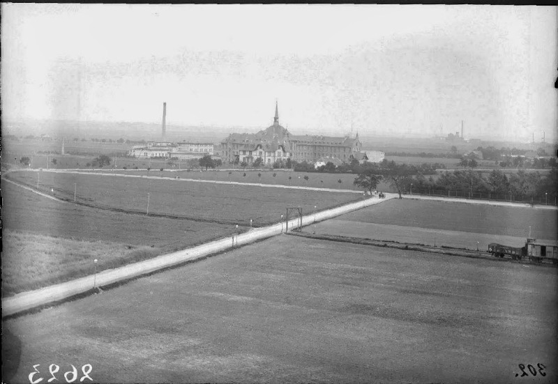 Blick vom Wasserturm Süd auf die Merseburger Straße, Liebenauer Straße, Huttenstraße und den Bergmannstrost.