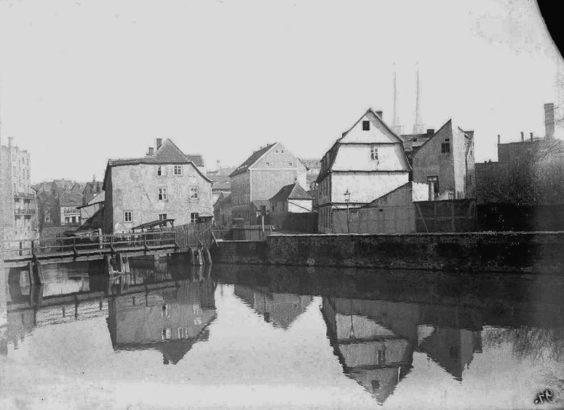 Die Spitze und Kuttelhof von der Schwemme gesehen. Fotografiert von Gottfried Riehm.