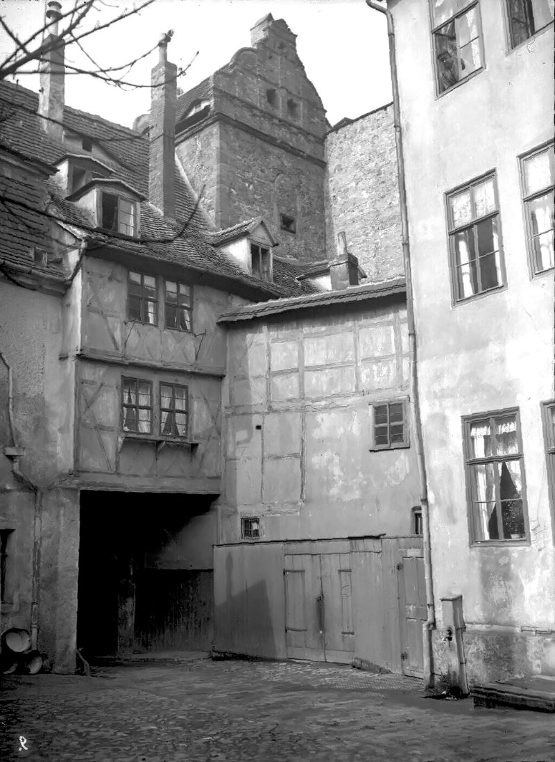 Die Michaeliskappelle am Alten Markt in Halle. Fotografiert von Gottfried Riehm.