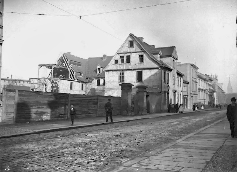 Steinweg Halle (Saale), Blickrichtung Franckeplatz.