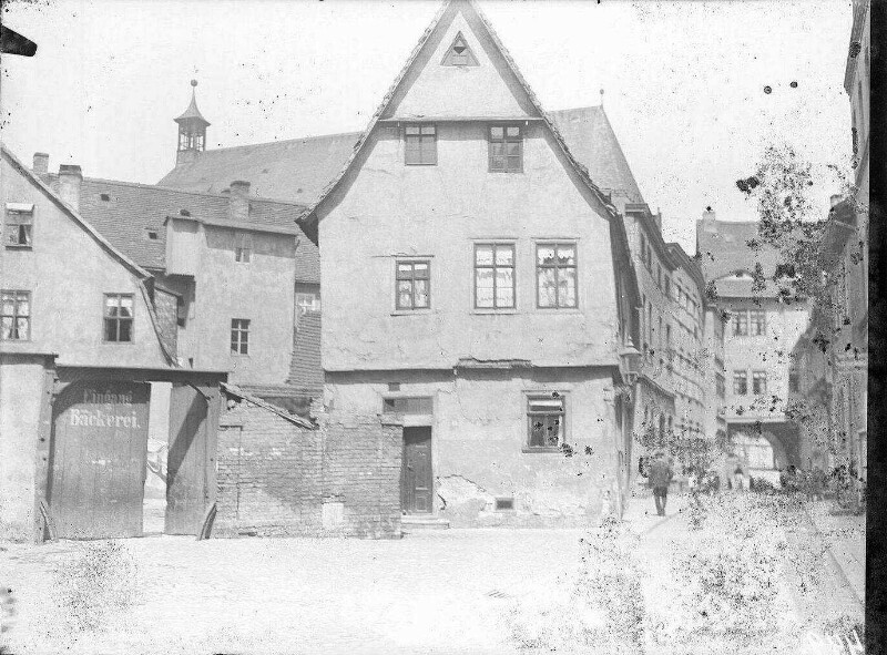 Blick zu An der Moritzkirche. Die Brunoswarte knickt hier in Richtung Norden ab.