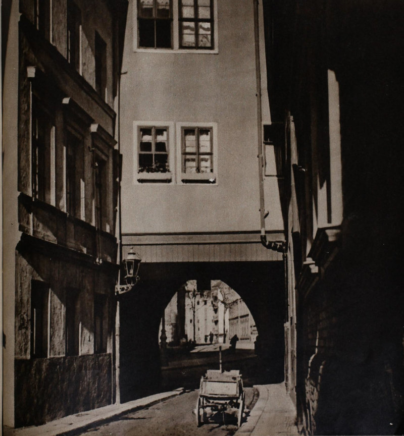 Brunoswarte mit Blick zu An der Moritzkirche 1932.