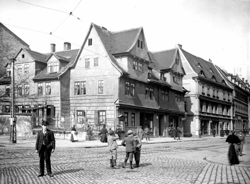 Rannische Straße. Zugang zur Brunoswarte hinter dem ersten Haus.