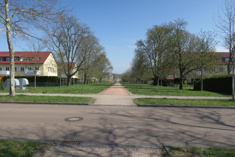 Blick von der Gneisenaustraße zur Hermann-Knoblauch-Straße im Stadtteil Heide-Süd.