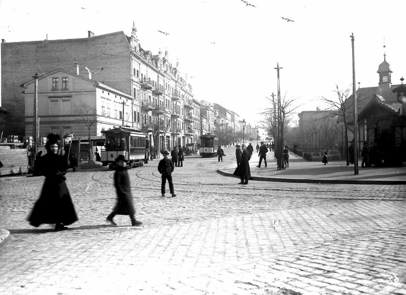 Die Magdeburger Straße vom Steintor aus gesehen. Blick Richtung Hauptbahnhof.