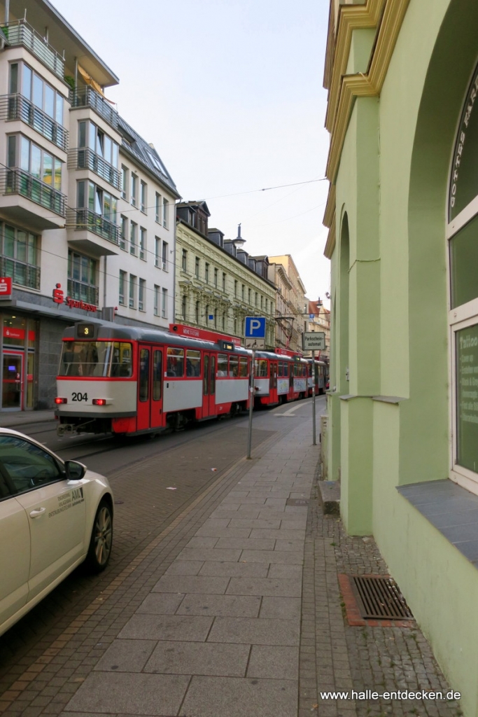 Alte Tatra-Bahn (Straßenbahn) im Steinweg in Halle (Saale).