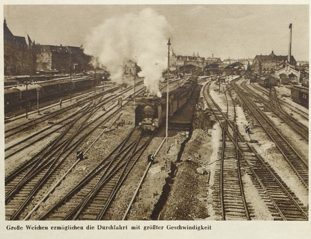 Blick zum Hauptbahnhof Halle.